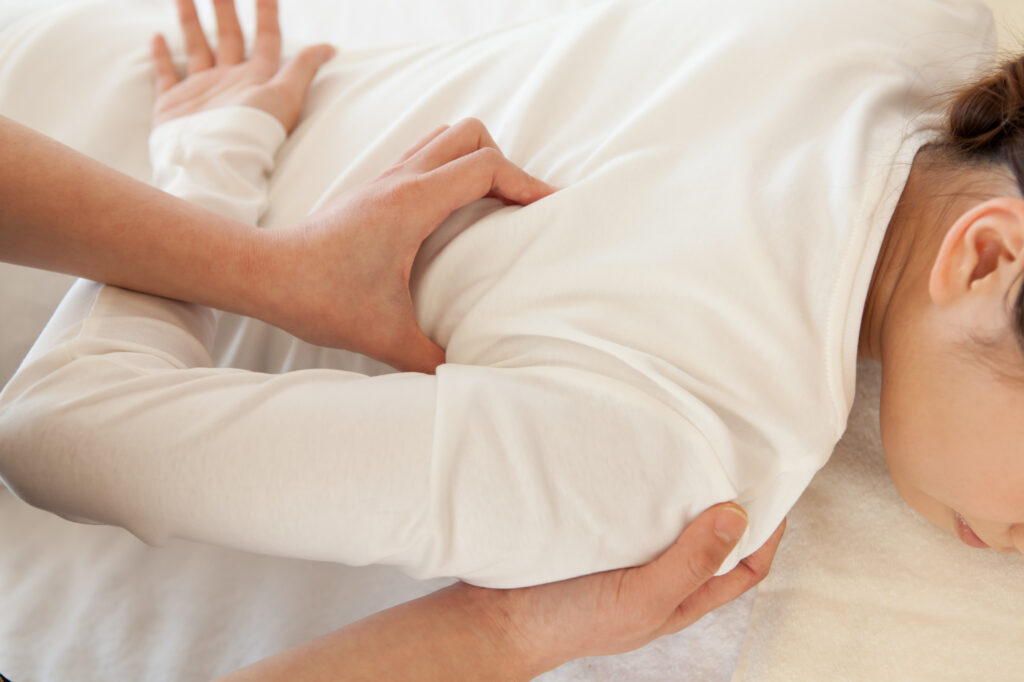 ーカイロプラクティックで四十肩を改善する方法ー